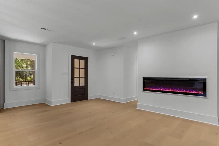 Welcome to this completely renovated five bedroom, four bath - photo 13