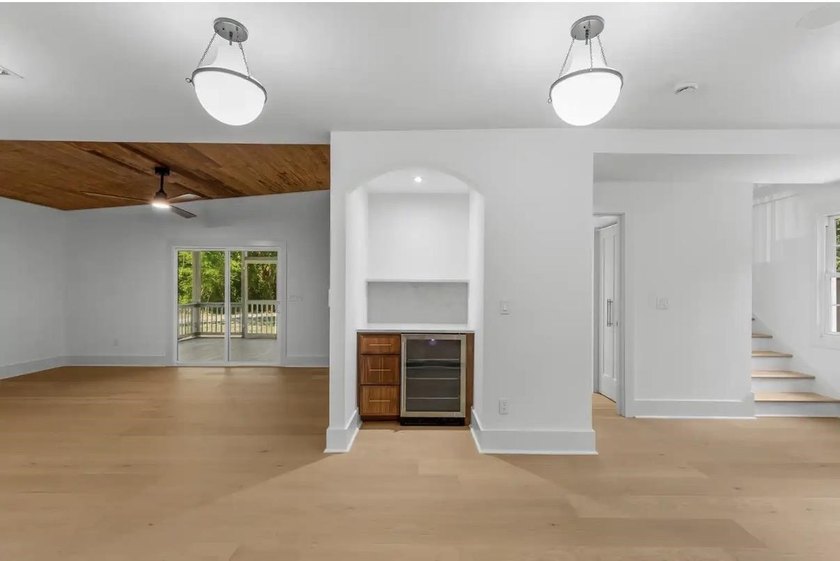 Welcome to this completely renovated five bedroom, four bath - photo 16