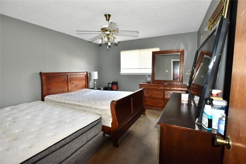 Welcome home to this charming 2-bedroom, 1-bath starter home - photo 19