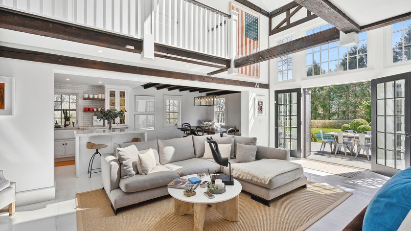 Experience the ultimate of refined living in this beautifully - photo 5