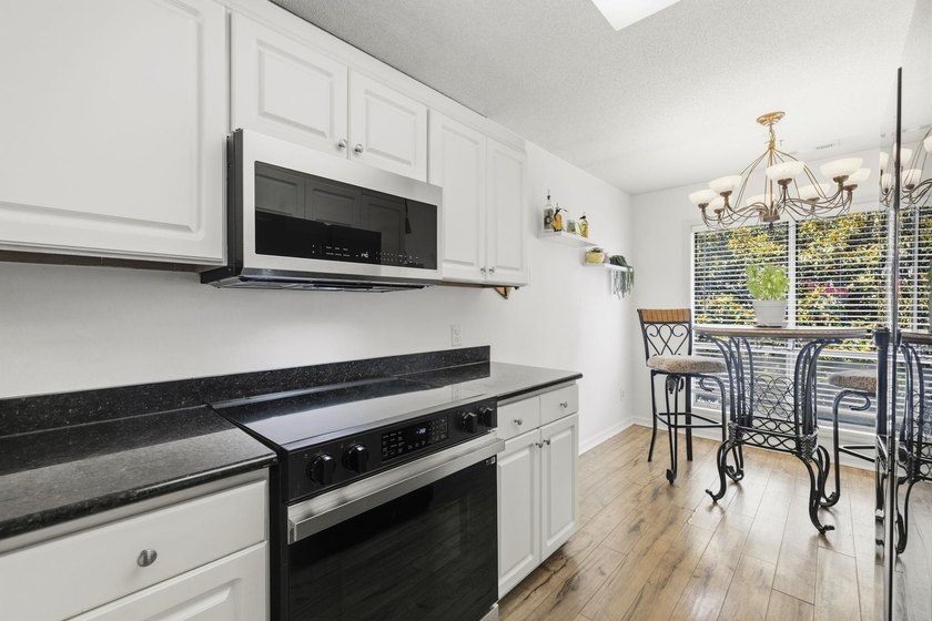 Welcome to your new coastal retreat at Myrtle Pointe Condos - photo 17