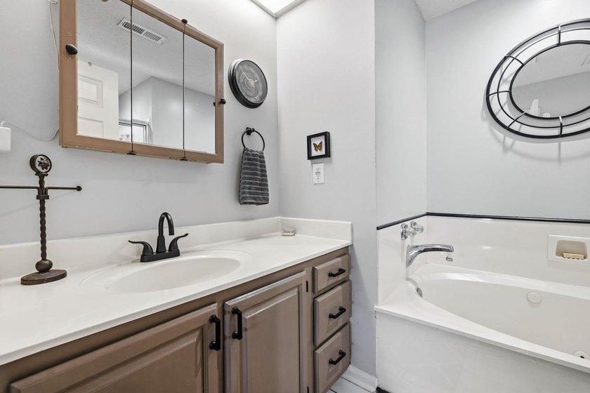 Welcome to your new coastal retreat at Myrtle Pointe Condos - photo 28