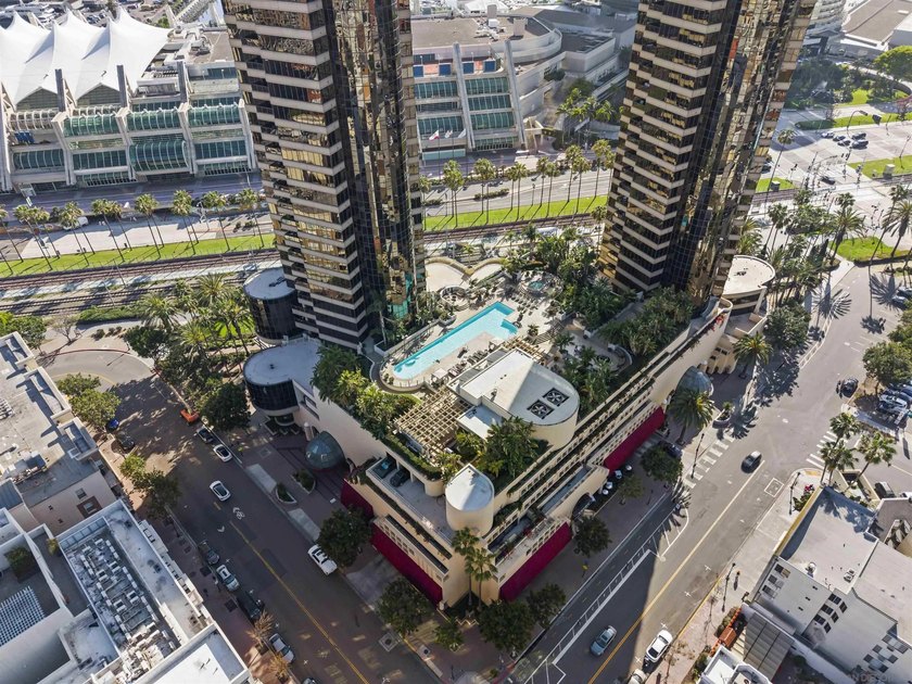 Welcome to Harbor Club Residence 2405, featuring the iconic - photo 31
