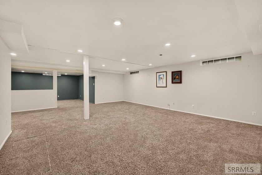 Welcome to 2195 Midway Ave in Ammon, Idaho! This spacious - photo 34
