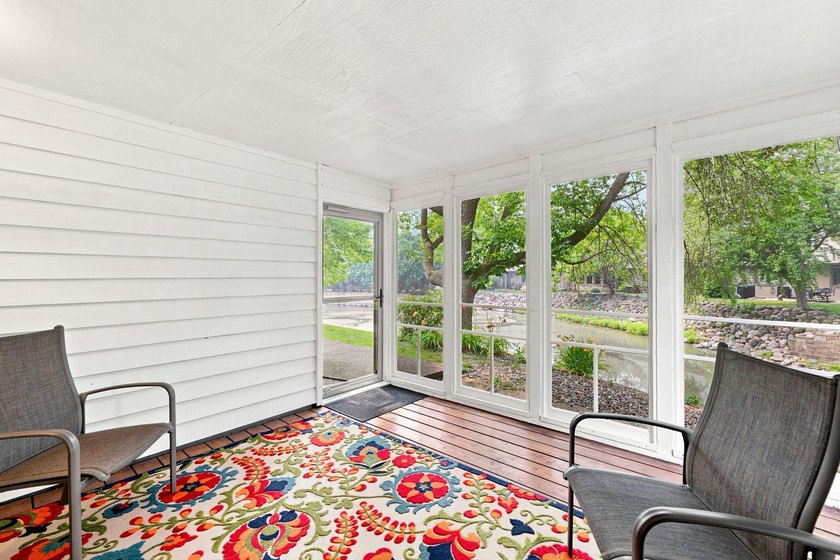 Immaculately maintained two-story end unit in demand Plymouth - photo 38
