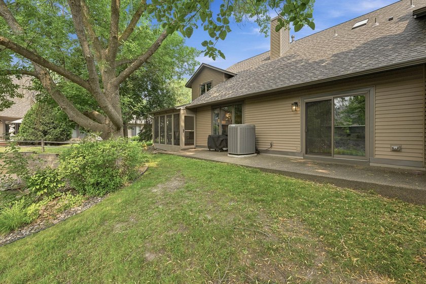 Immaculately maintained two-story end unit in demand Plymouth - photo 45