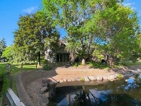 Immaculately maintained two-story end unit in demand Plymouth - photo 47