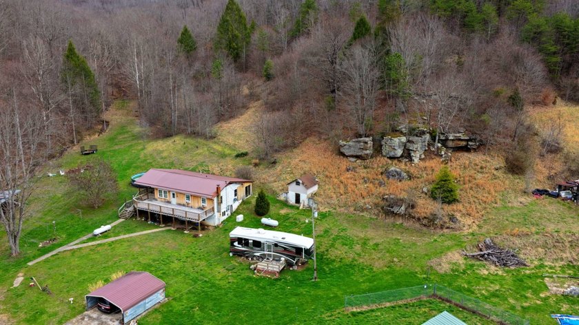 **Escape to Your Own Mini-Farm Paradise in Duck, West Virginia - - photo 5