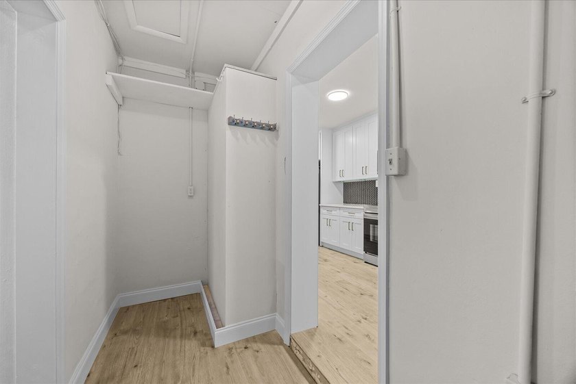 Showings must be scheduled with Showingtime. Exquisite 3-bedroom - photo 22