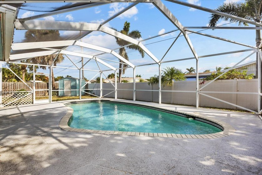 Showings must be scheduled with Showingtime. Exquisite 3-bedroom - photo 36
