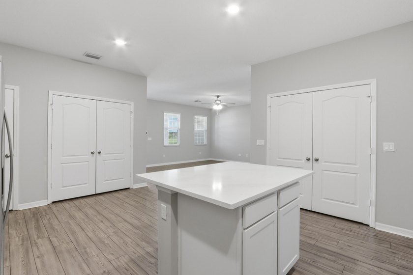 Seller motivated! Seller offering closing cost credit of 3%! - photo 12