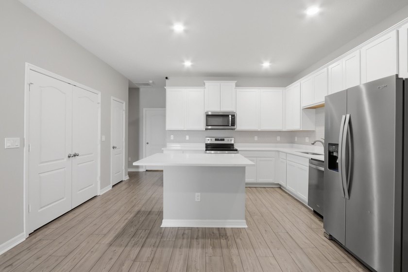 Seller motivated! Seller offering closing cost credit of 3%! - photo 14