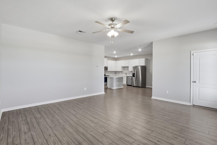 Seller motivated! Seller offering closing cost credit of 3%! - photo 17