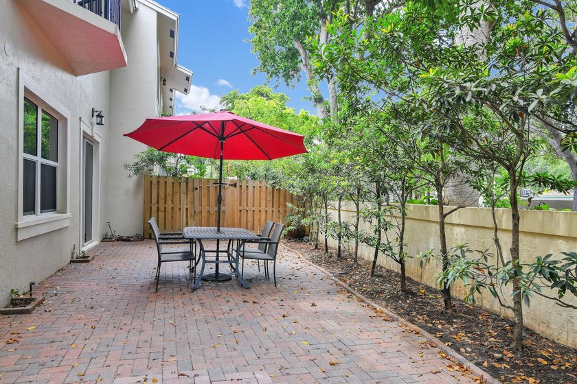 Sought-after corner/end-unit townhome with an enviable location - photo 16