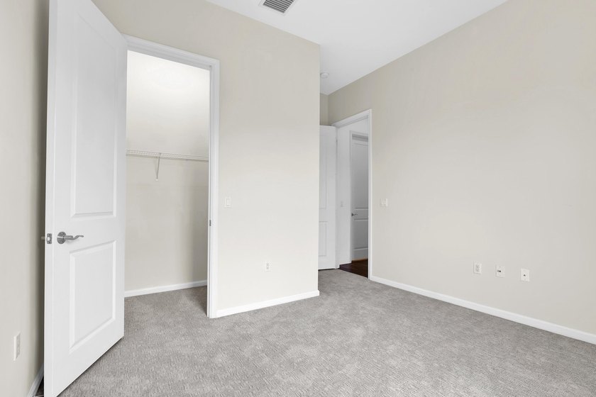Sought-after corner/end-unit townhome with an enviable location - photo 36