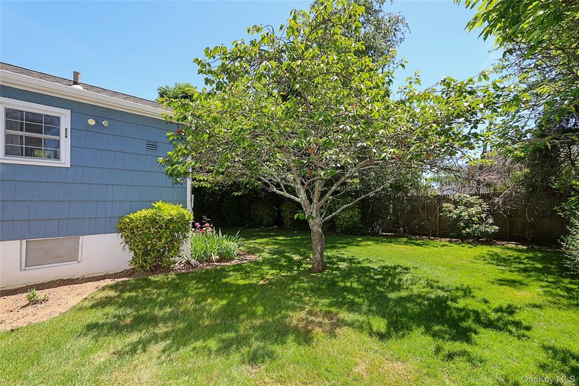 A rare opportunity to own a charming 4-bedroom, 2-bath home - photo 42