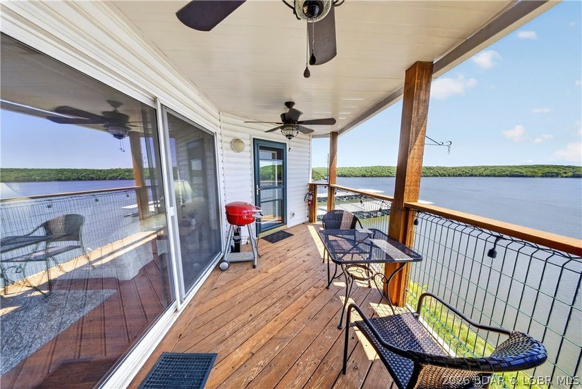 Experience lake living surrounded by nature &amp; green spaces in - photo 15