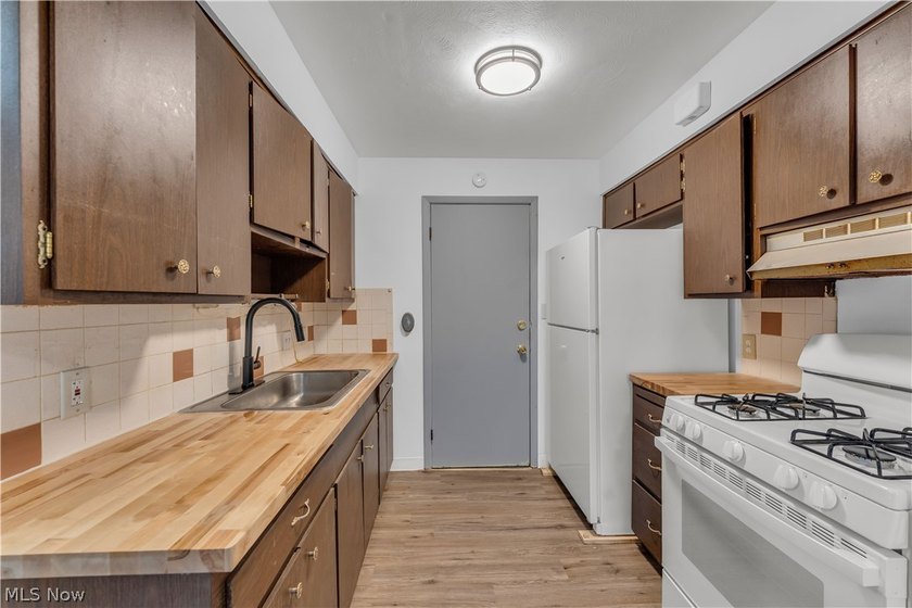 Turnkey up-and-down duplex in Euclid offering immediate cash - photo 19