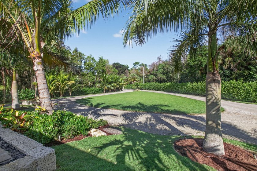 Private 5.67-acre CBS home built in 2000, surrounded by - photo 15