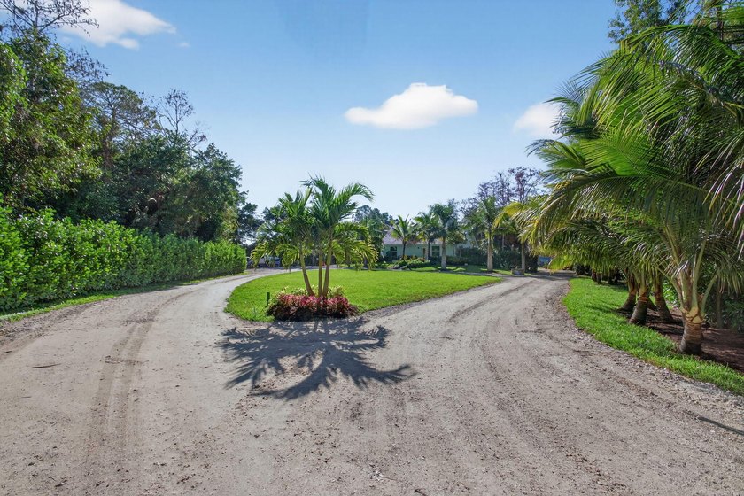Private 5.67-acre CBS home built in 2000, surrounded by - photo 16