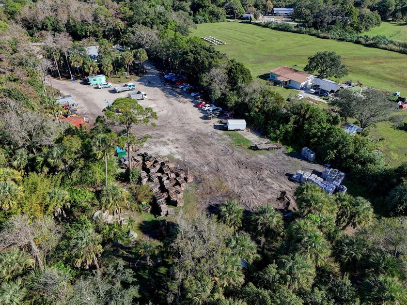 Private 5.67-acre CBS home built in 2000, surrounded by - photo 24