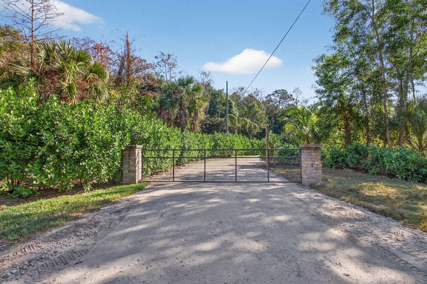 Private 5.67-acre CBS home built in 2000, surrounded by - photo 34