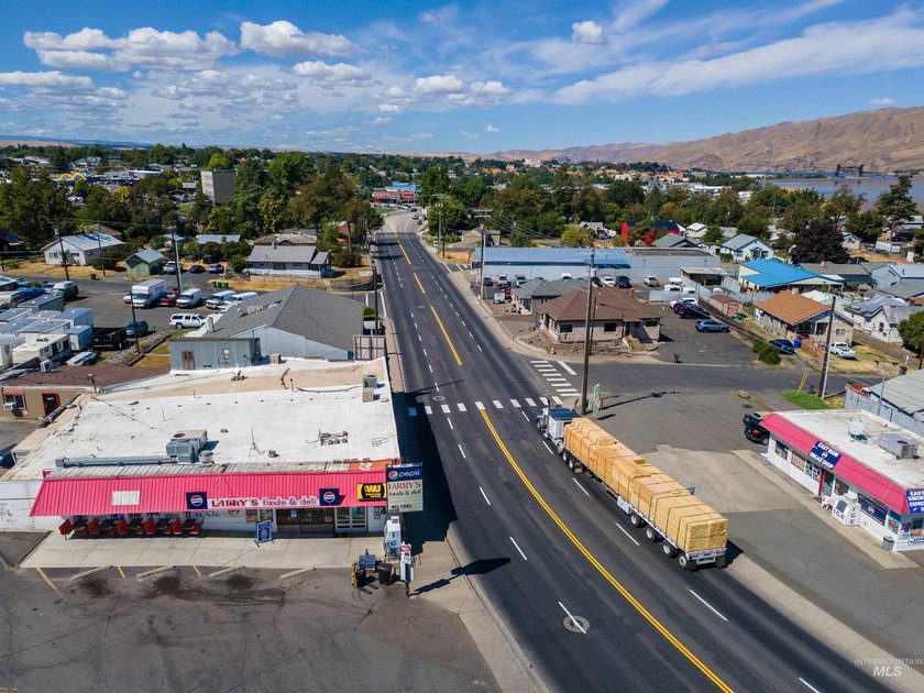 High-Exposure Commercial Property with Multiple Income Streams! - photo 5