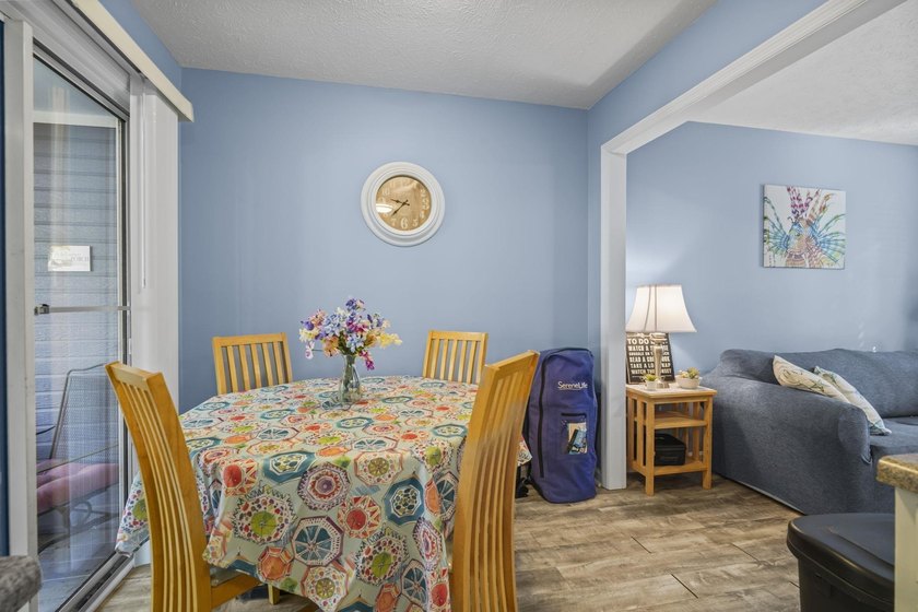 3 BLOCKS TO THE BEACH! Nestled in Wildwood Oaks, this townhouse - photo 11
