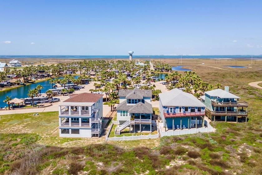 Check out this amazing Beachfront house in Port Aransas. Located - photo 9