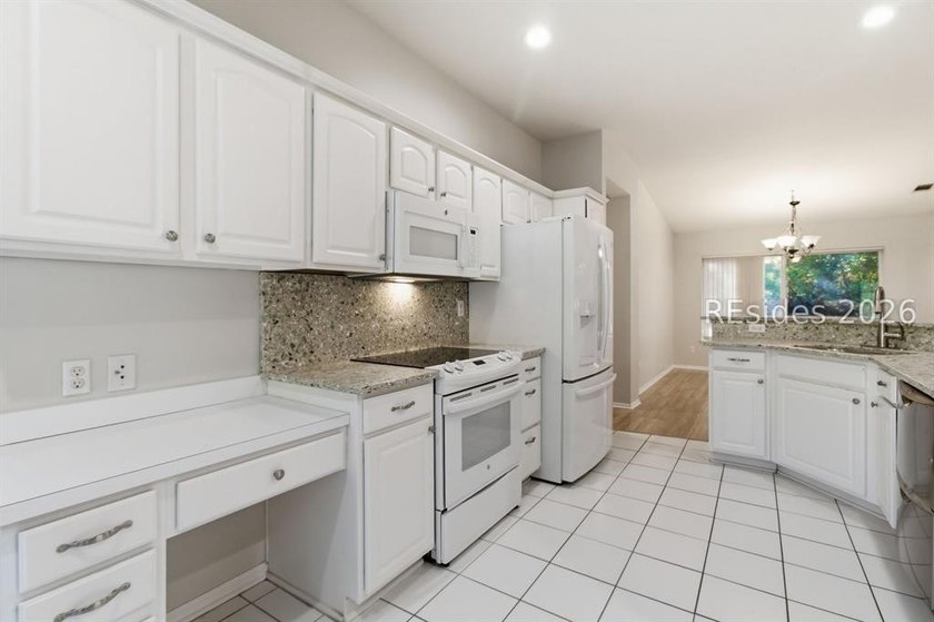 Enjoy low maintenance living in Sun City with this spacious - photo 11