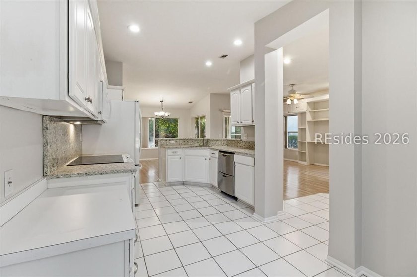 Enjoy low maintenance living in Sun City with this spacious - photo 12