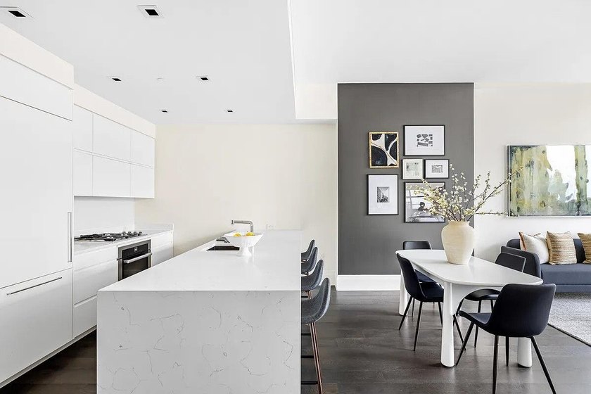 Welcome to 172 Madison Avenue Residence 15B, a sprawling - photo 3