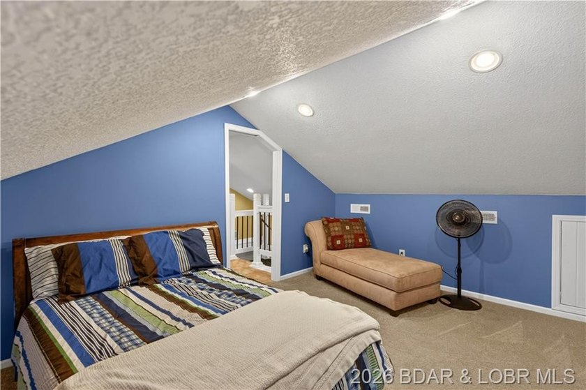 Take a look at this beautiful 4-bedroom, 2-bath home at the Lake - photo 37