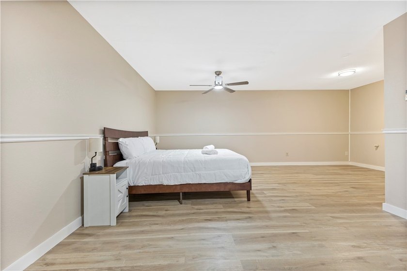 Welcome to this beautiful home with 4 bedrooms and 3 full - photo 24