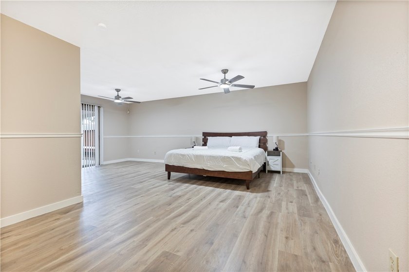 Welcome to this beautiful home with 4 bedrooms and 3 full - photo 25