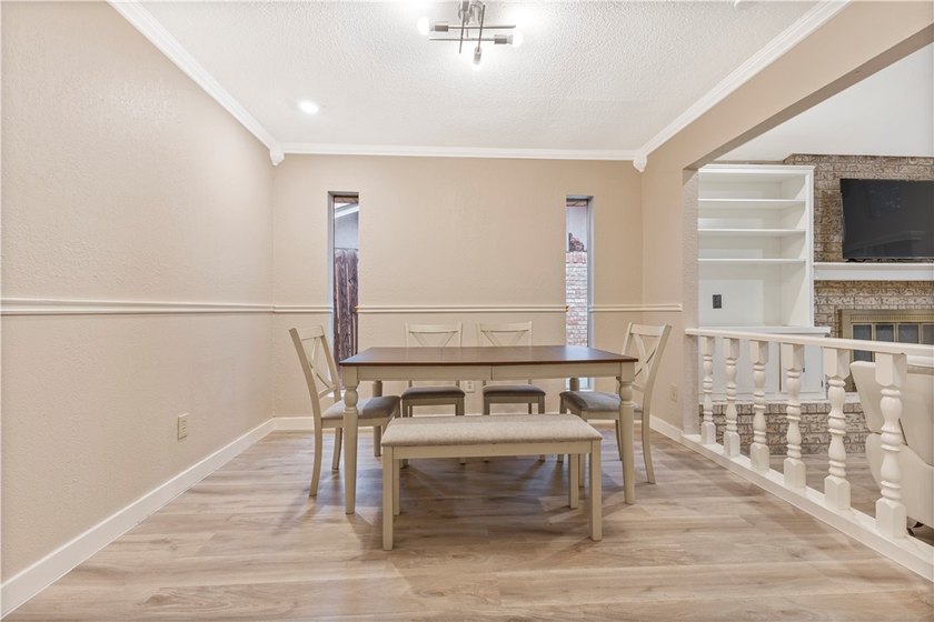 Welcome to this beautiful home with 4 bedrooms and 3 full - photo 26