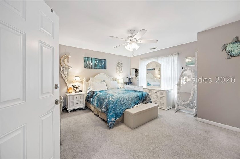 Welcome to 8 Maidencane-an inviting end-unit townhome in the - photo 15