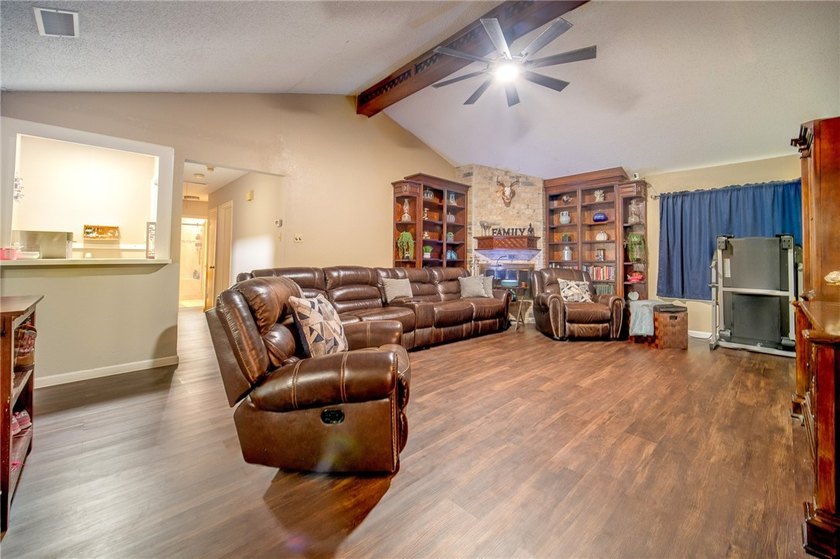 Look at this beautifully maintained all brick home in desirable - photo 10