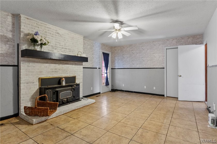 This spacious 6-bedroom, 4-bathroom home offers over 3,360 sq ft - photo 7