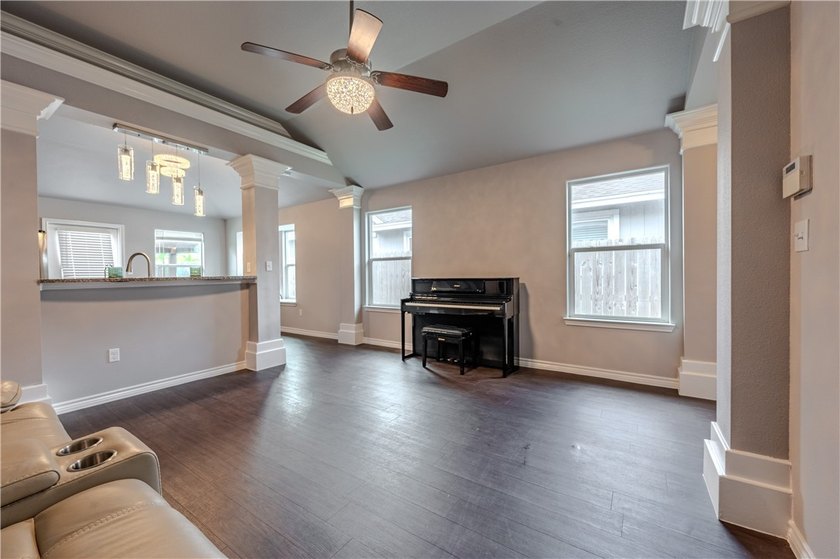 Charming and well-maintained home featuring an inviting - photo 6