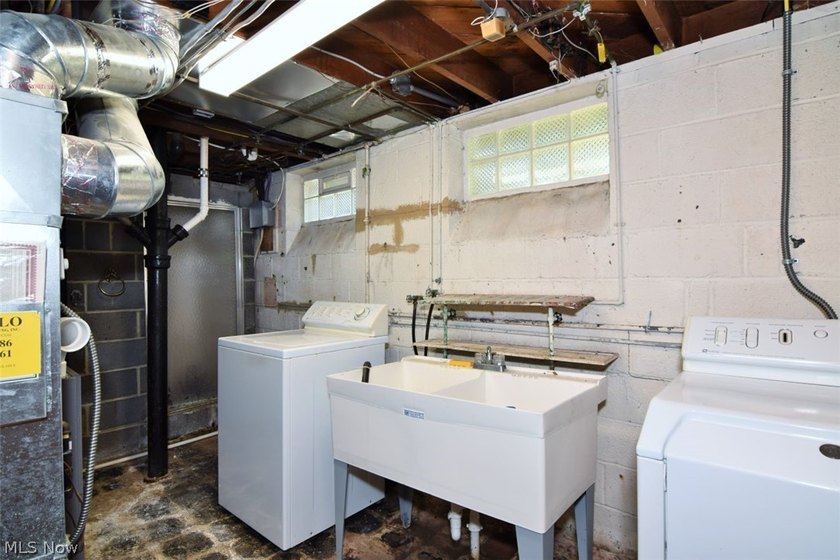 This charming and well maintained brick home has been in the - photo 30