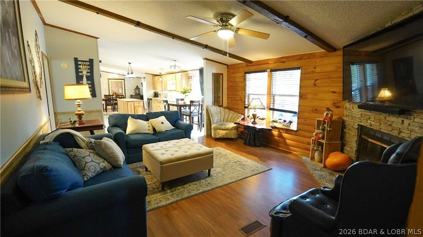 Welcome to your lakefront retreat! This super cute, updated 4 - photo 32