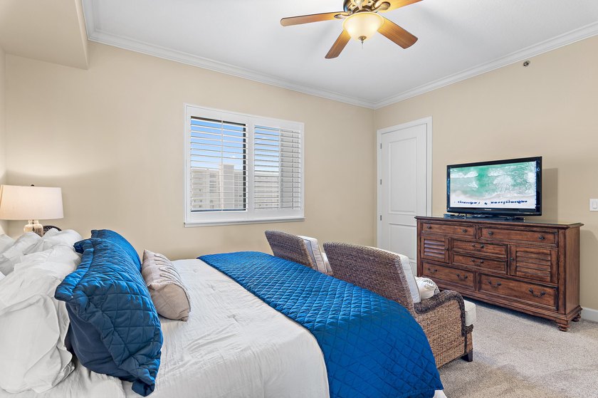 There are waterfront condominiums, and then there is Harbor - photo 33