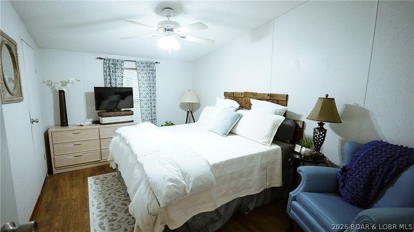 Welcome to your lakefront retreat! This super cute, updated 4 - photo 36
