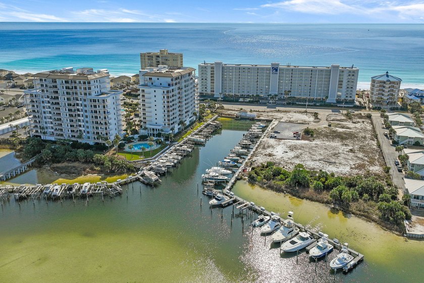 There are waterfront condominiums, and then there is Harbor - photo 38