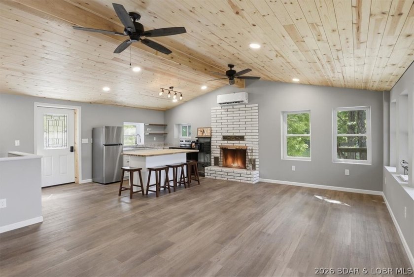Adorable Lakefront Retreat/Newly Remodeled in 2026 at the 66MM - photo 11