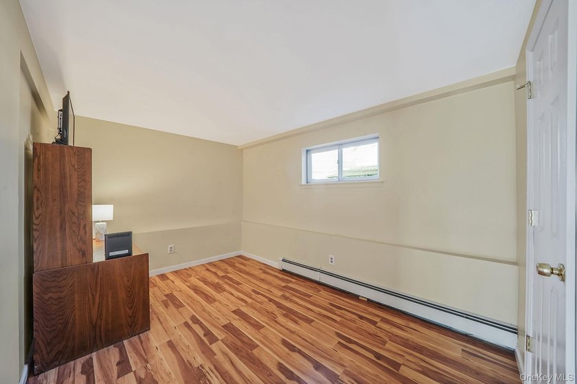 Welcome to this charming Hi Ranch in the heart of South Bellmore - photo 13