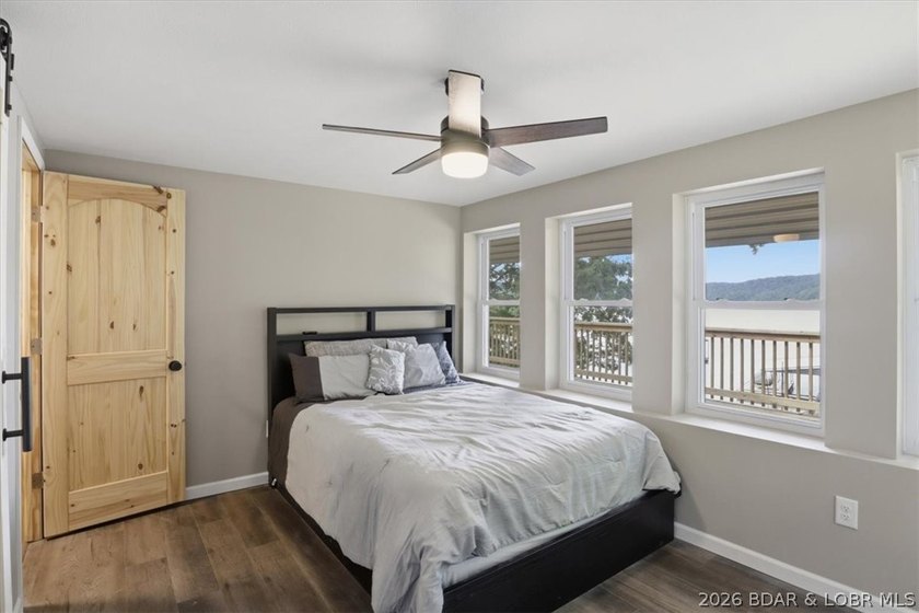 Adorable Lakefront Retreat/Newly Remodeled in 2026 at the 66MM - photo 14