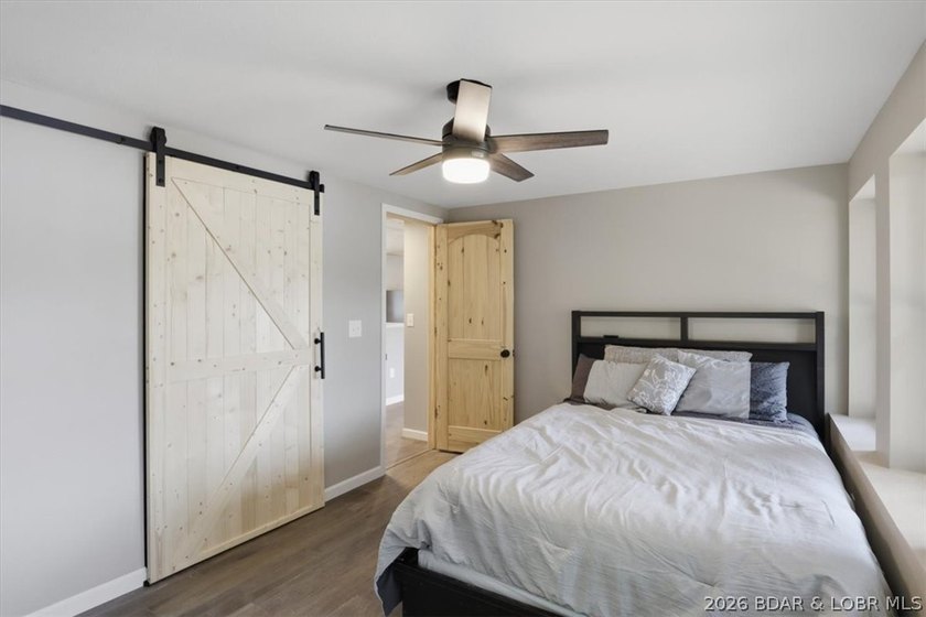 Adorable Lakefront Retreat/Newly Remodeled in 2026 at the 66MM - photo 17