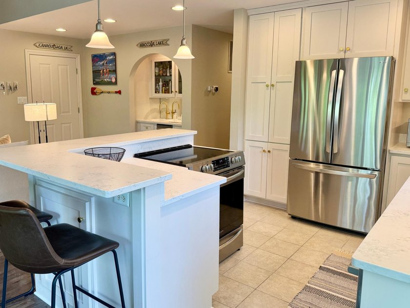 Experience exceptional Northwoods lakefront living with this - photo 18